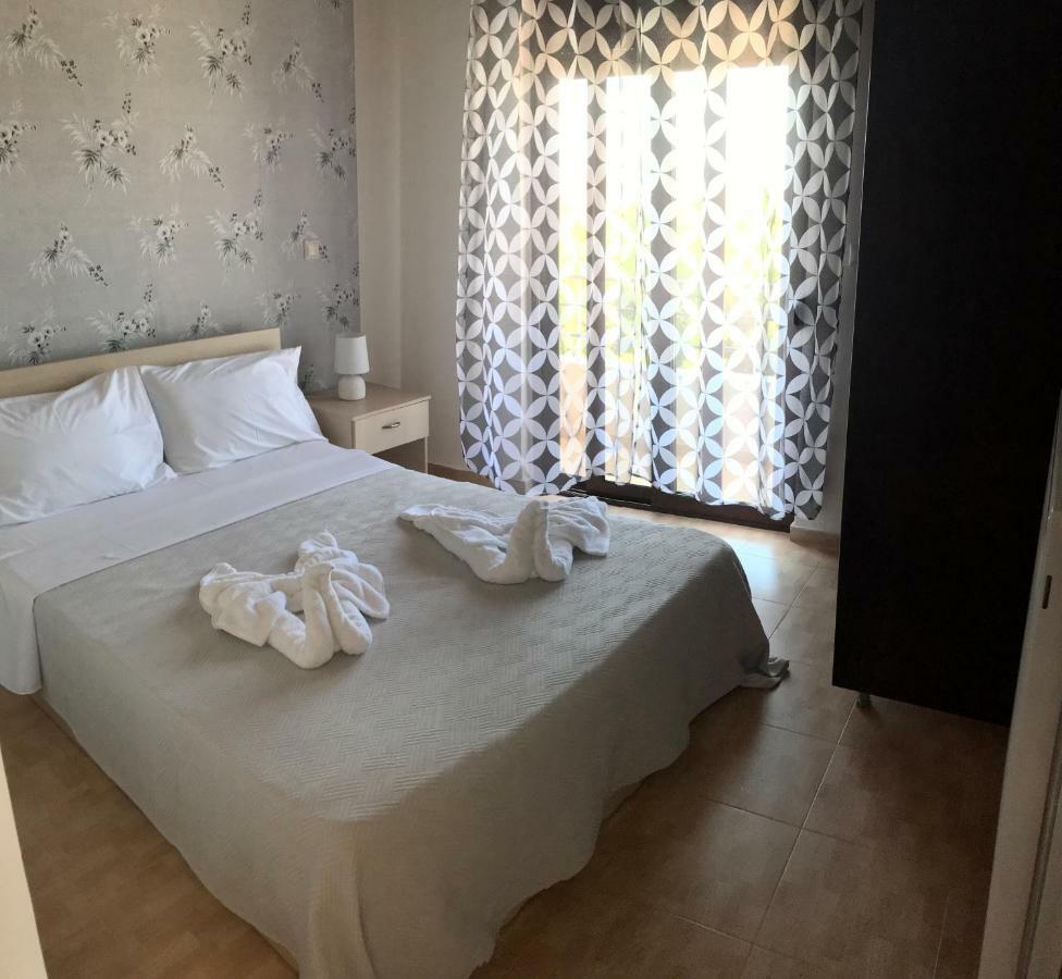 M&M Villa Kathaniá Buitenkant foto